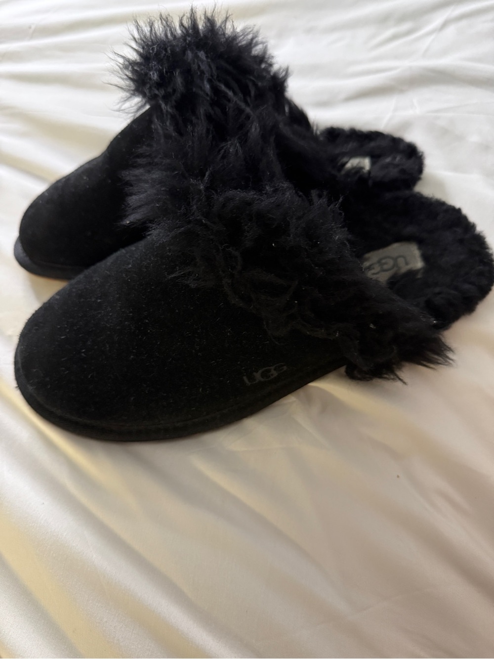 UGG Scuffette II slipper in black size 8 women's